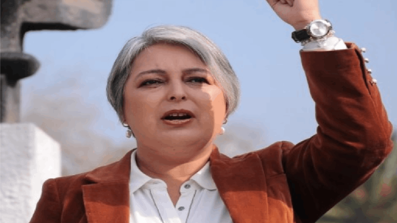 Jeannette Jara confirma: «Me quedo en el Partido Comunista» y lanza nueva consultora